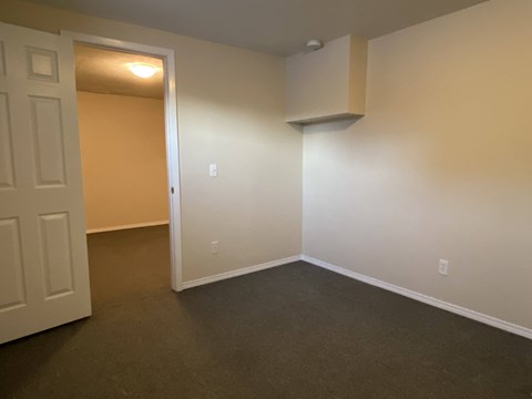 Floor plan for 2 beds, 1 bath, 660 sqft